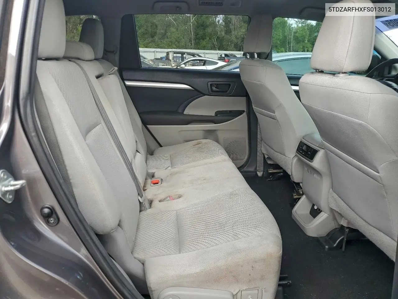 5TDZARFHXFS013012 2015 Toyota Highlander Le