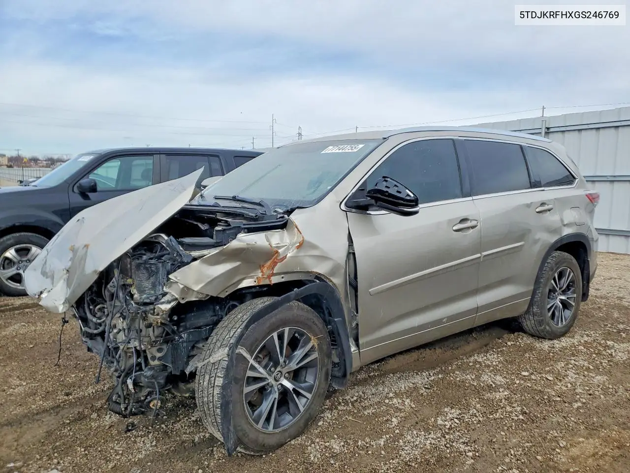 5TDJKRFHXGS246769 2016 Toyota Highlander Xle