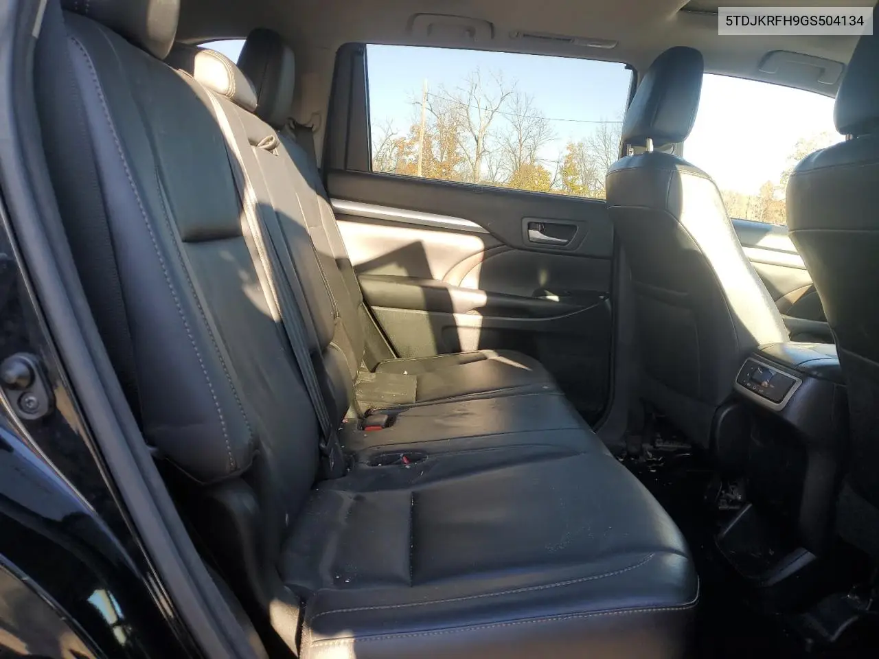 5TDJKRFH9GS504134 2016 Toyota Highlander Xle