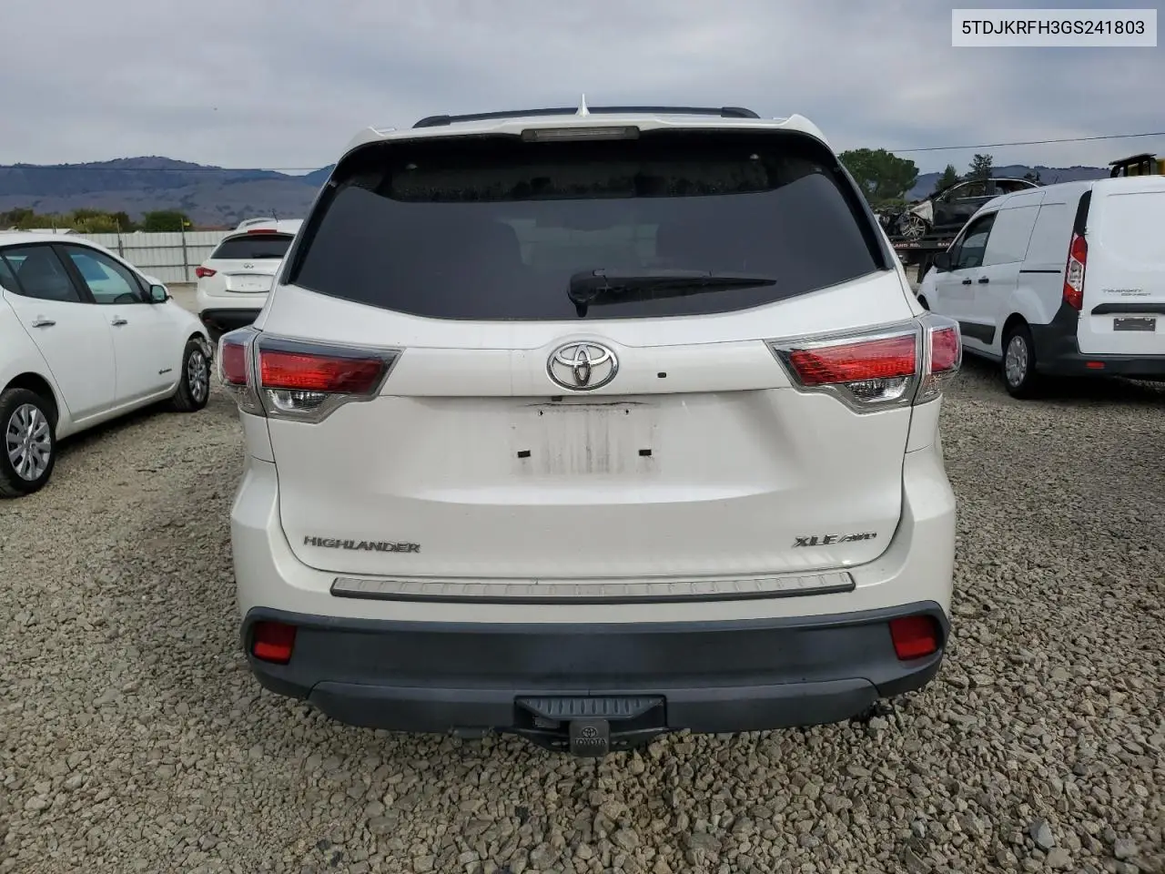 5TDJKRFH3GS241803 2016 Toyota Highlander Xle