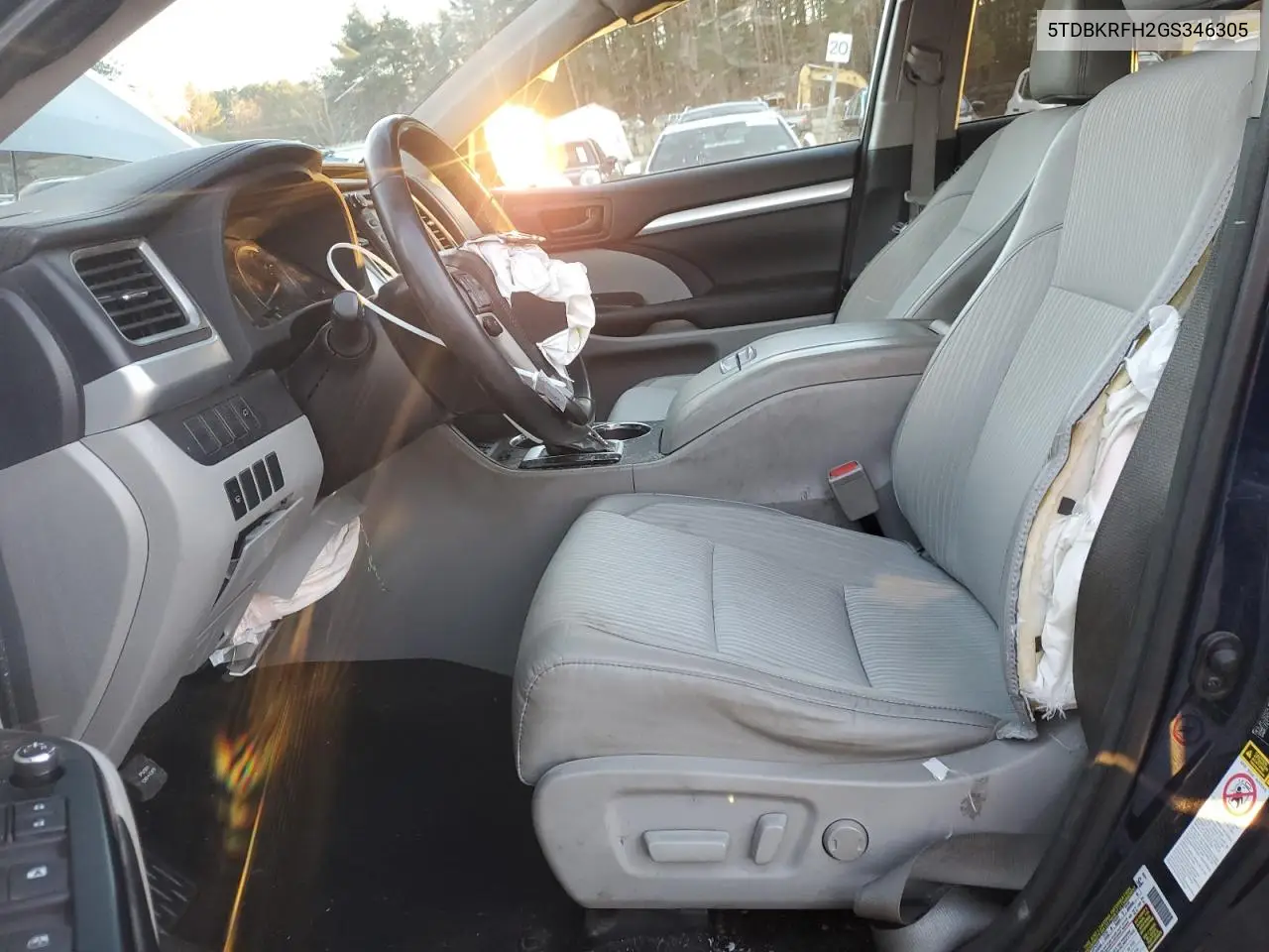 5TDBKRFH2GS346305 2016 Toyota Highlander Le