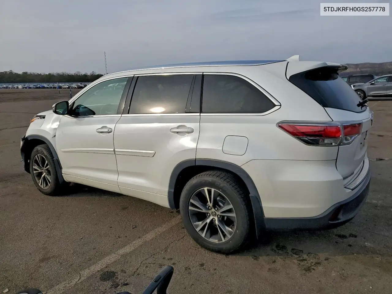 5TDJKRFH0GS257778 2016 Toyota Highlander Xle