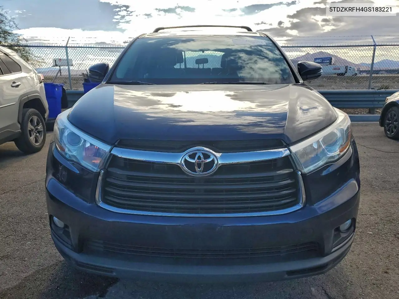 5TDZKRFH4GS183221 2016 Toyota Highlander Le Plus
