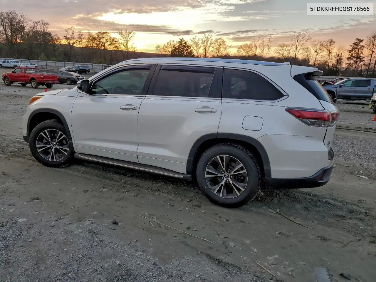 5TDKKRFH0GS178566 2016 Toyota Highlander Xle