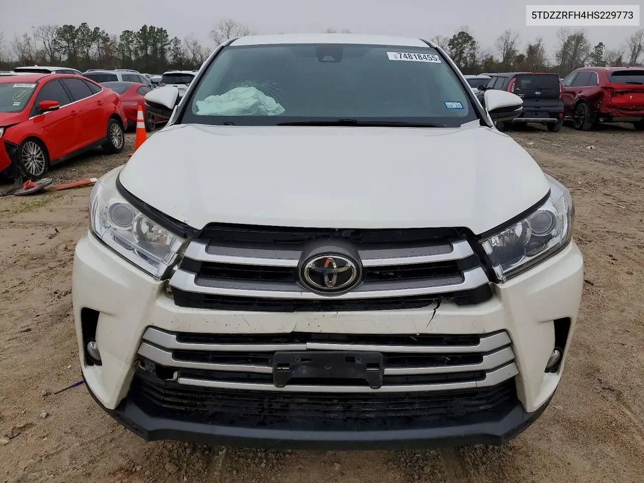5TDZZRFH4HS229773 2017 Toyota Highlander Le
