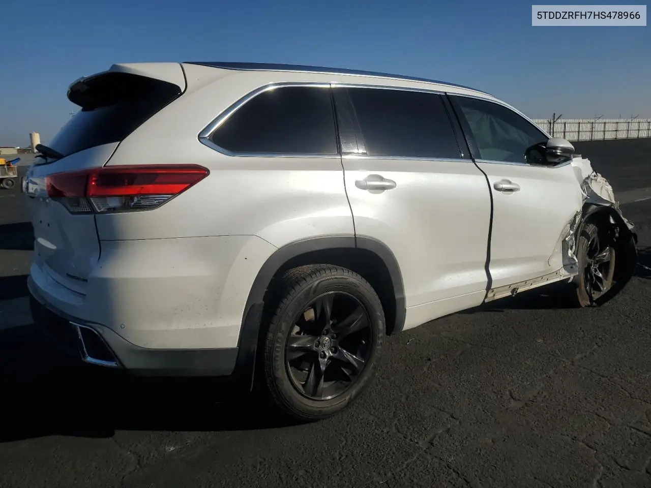 5TDDZRFH7HS478966 2017 Toyota Highlander Limited