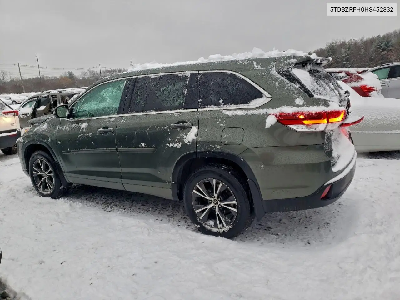 5TDBZRFH0HS452832 2017 Toyota Highlander Le