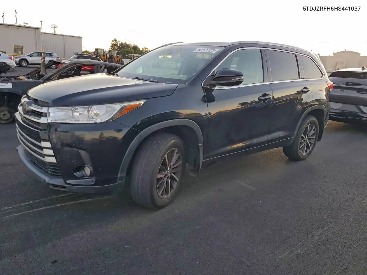 5TDJZRFH6HS441037 2017 Toyota Highlander Se