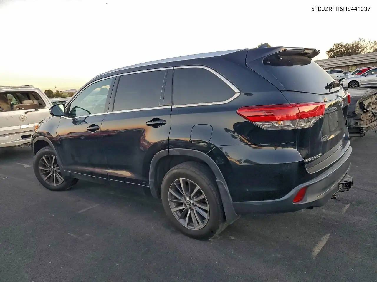 5TDJZRFH6HS441037 2017 Toyota Highlander Se