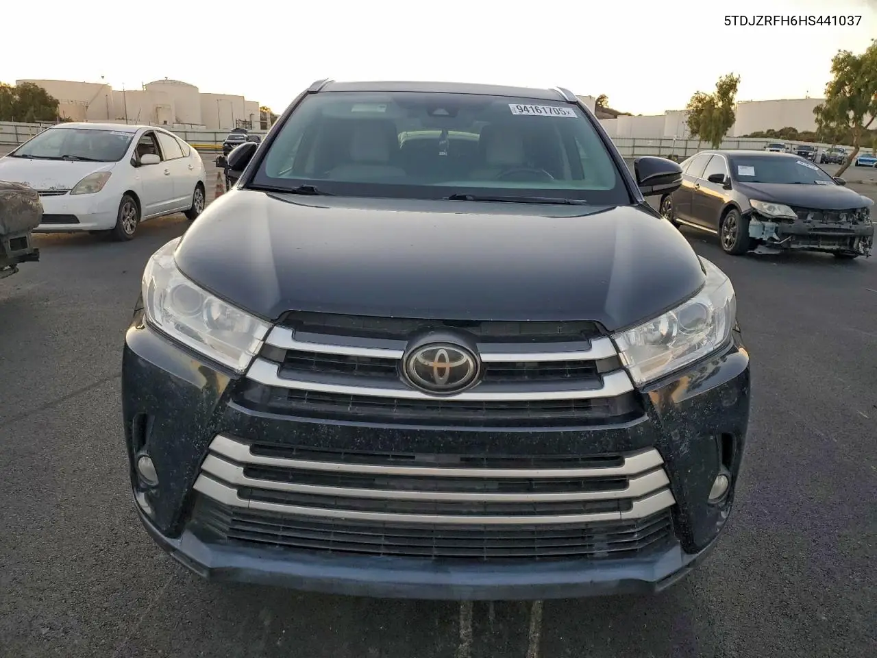 5TDJZRFH6HS441037 2017 Toyota Highlander Se