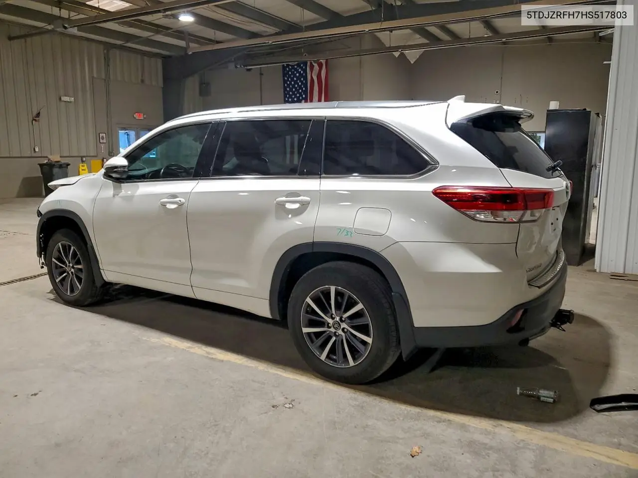 5TDJZRFH7HS517803 2017 Toyota Highlander Se