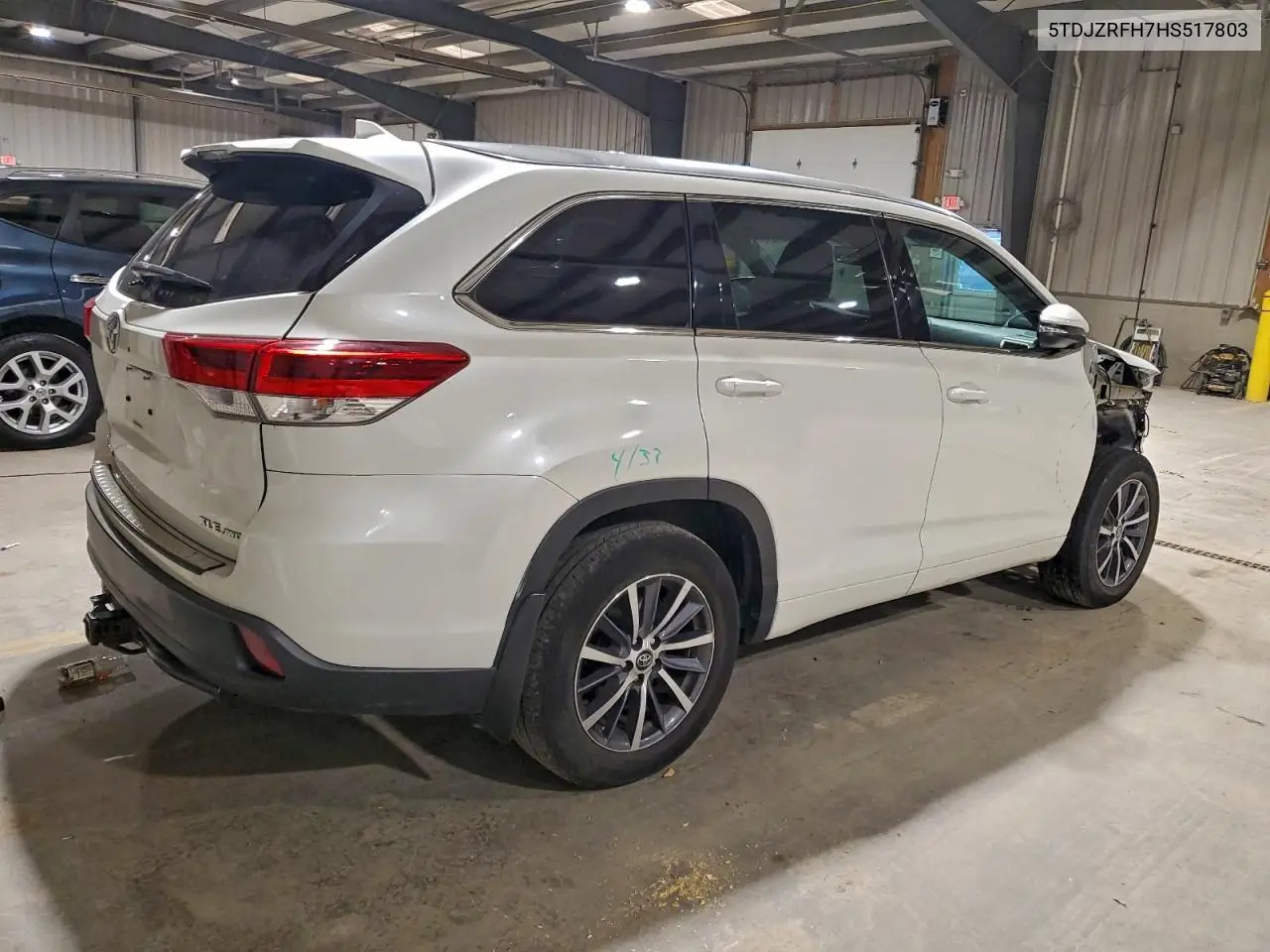 5TDJZRFH7HS517803 2017 Toyota Highlander Se