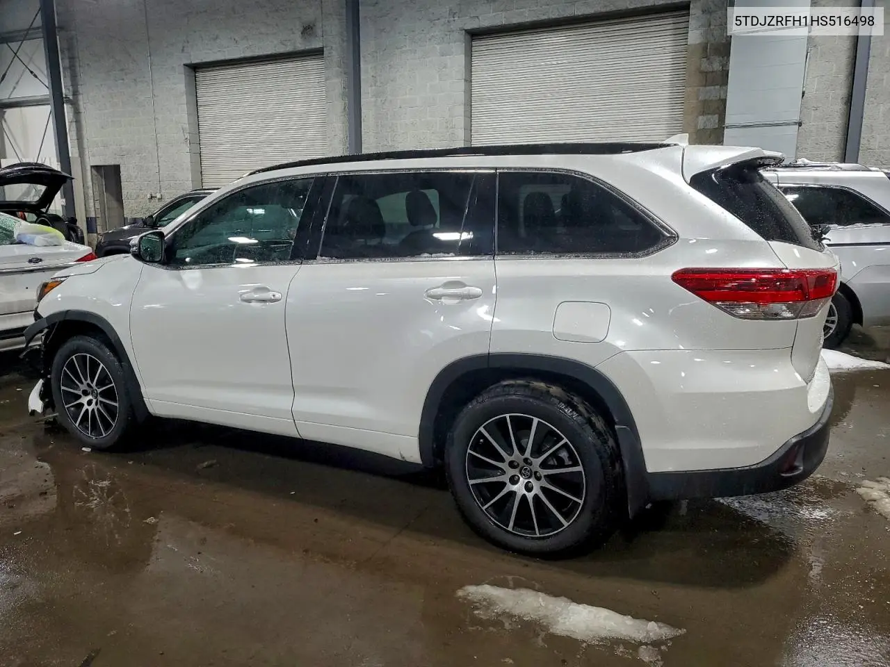 5TDJZRFH1HS516498 2017 Toyota Highlander Se
