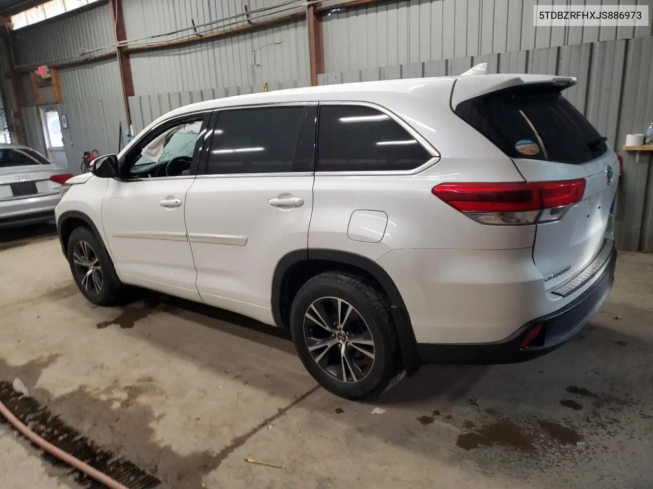 5TDBZRFHXJS886973 2018 Toyota Highlander Le