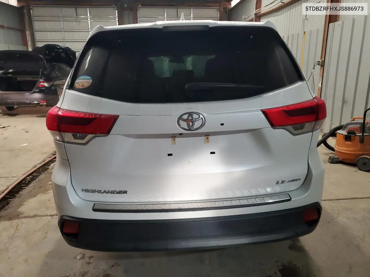 5TDBZRFHXJS886973 2018 Toyota Highlander Le