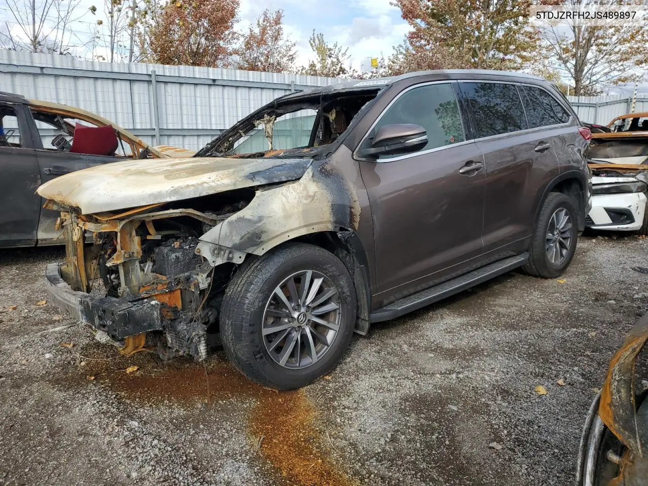 5TDJZRFH2JS489897 2018 Toyota Highlander Se