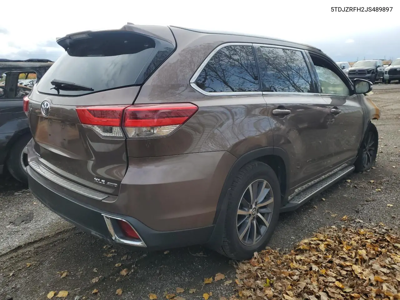 5TDJZRFH2JS489897 2018 Toyota Highlander Se