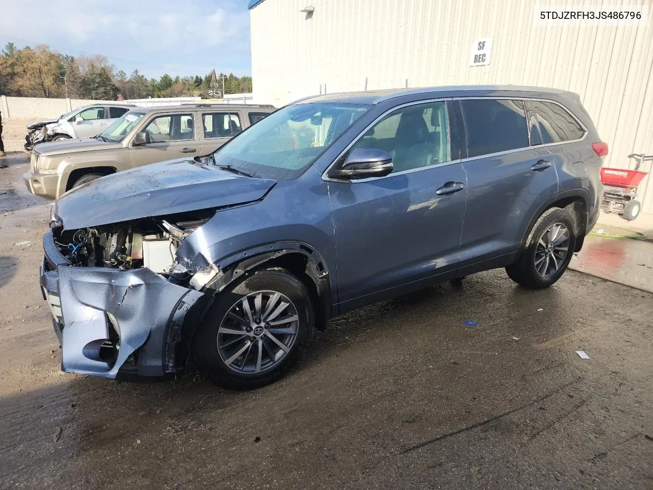 5TDJZRFH3JS486796 2018 Toyota Highlander Se