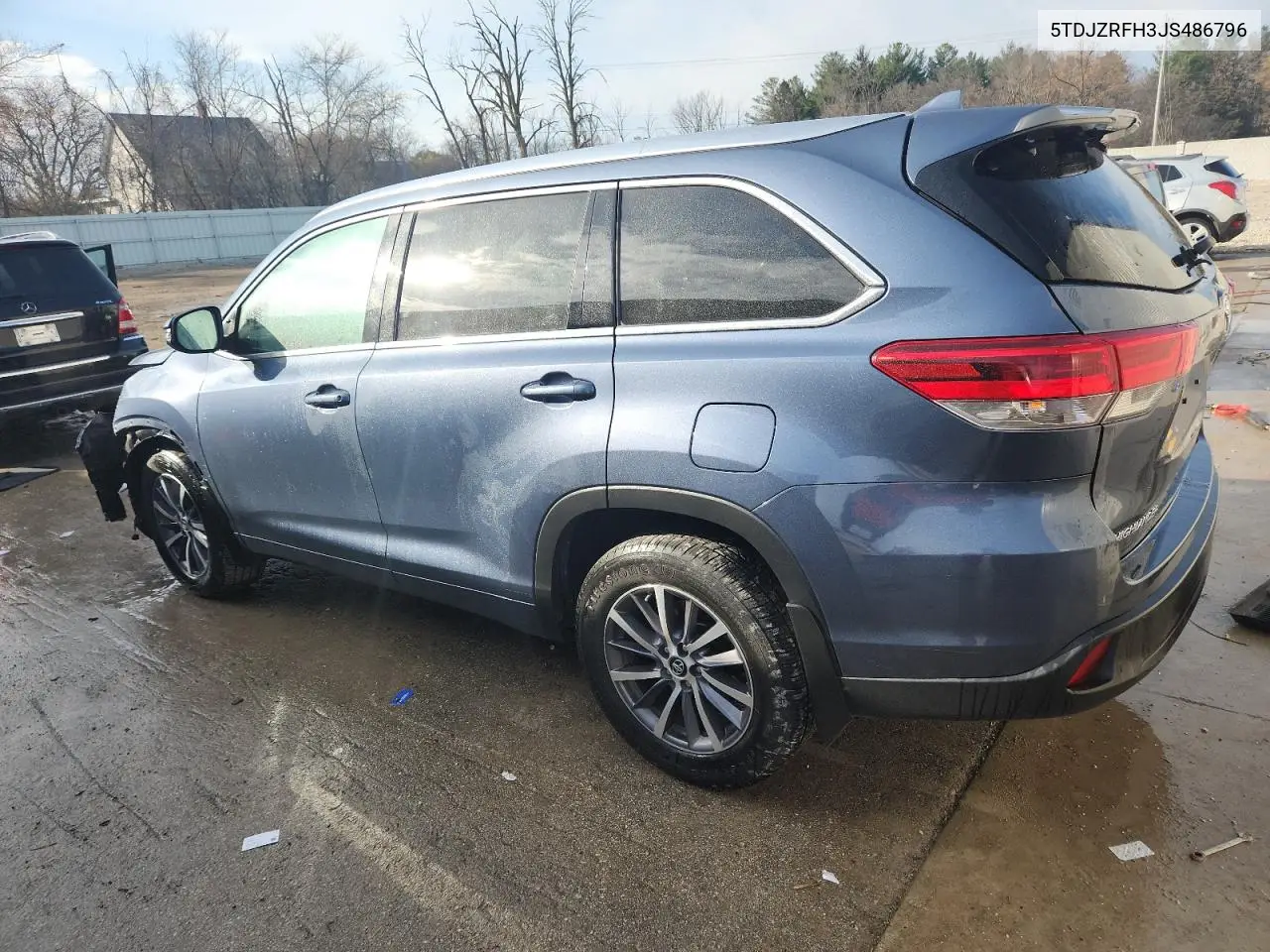 5TDJZRFH3JS486796 2018 Toyota Highlander Se