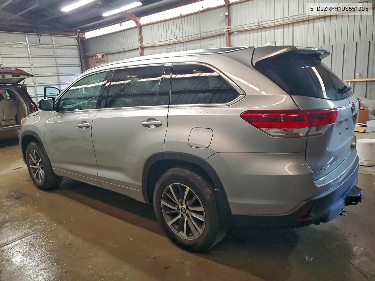 5TDJZRFH1JS551905 2018 Toyota Highlander Se