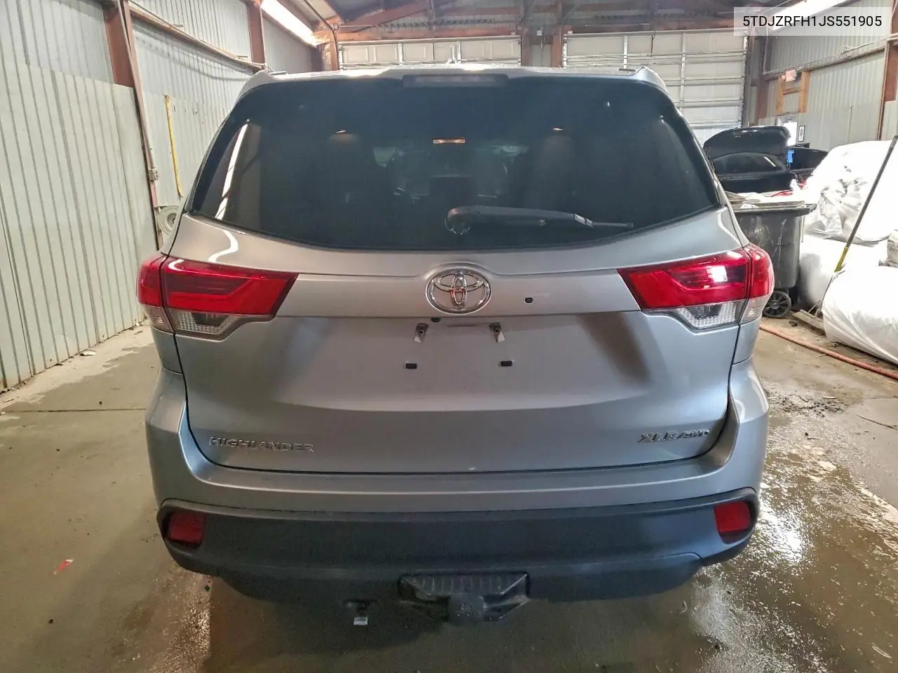 5TDJZRFH1JS551905 2018 Toyota Highlander Se