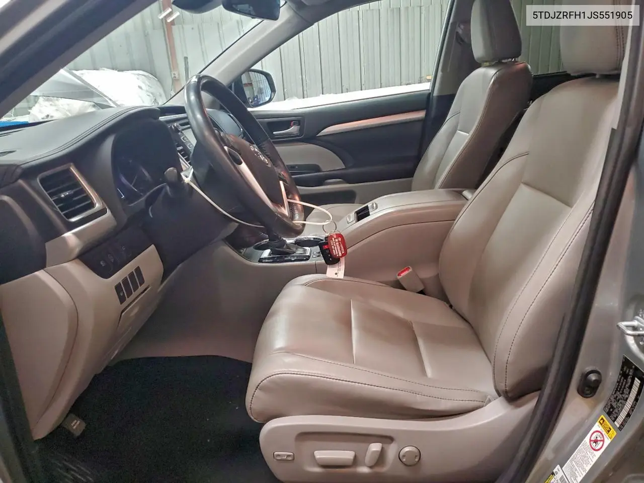 5TDJZRFH1JS551905 2018 Toyota Highlander Se