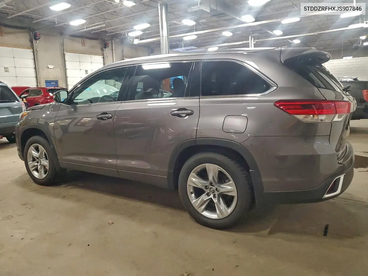 5TDDZRFHXJS907846 2018 Toyota Highlander Limited