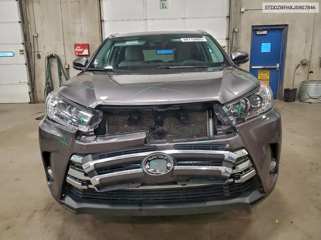 5TDDZRFHXJS907846 2018 Toyota Highlander Limited