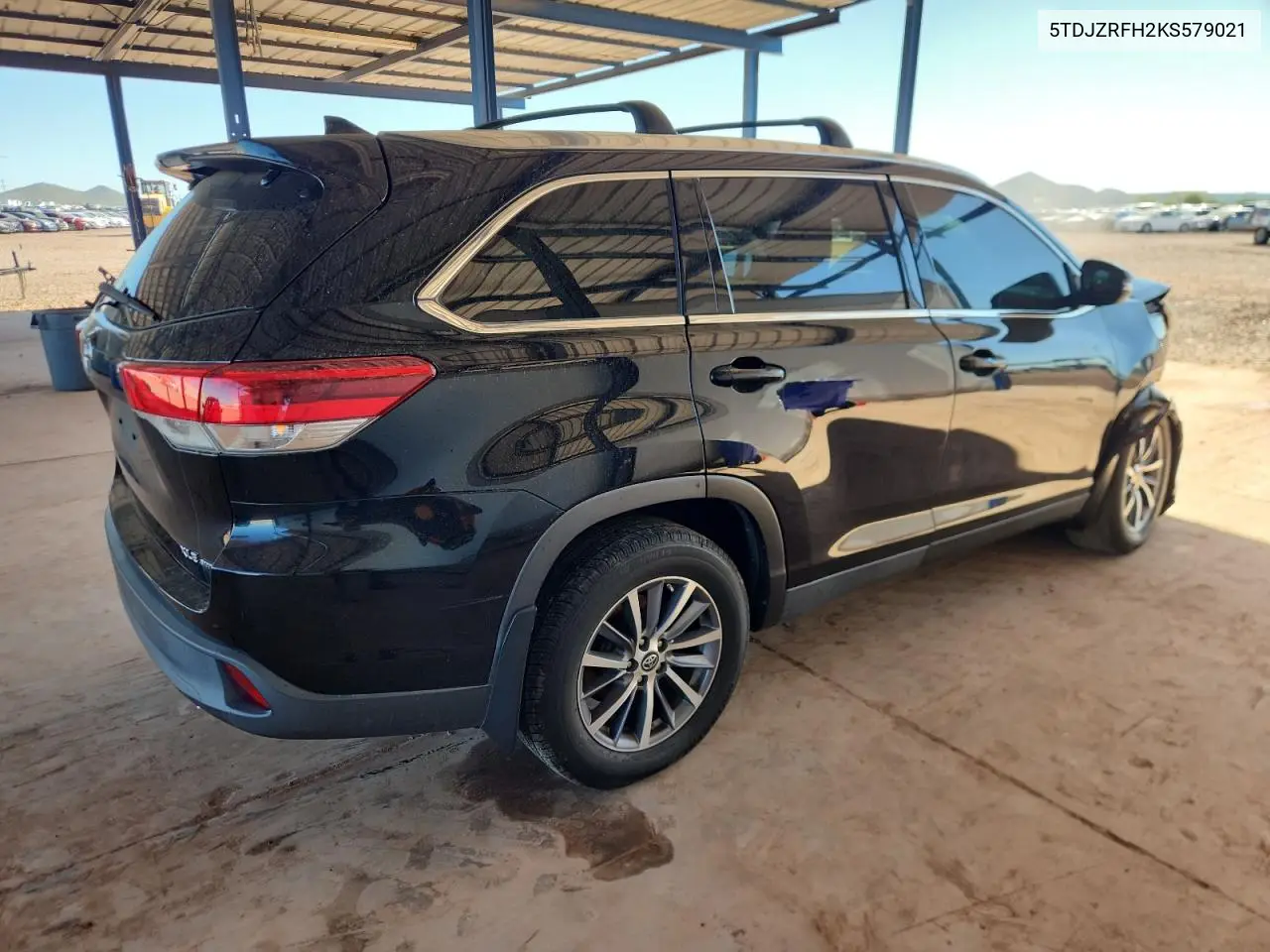 5TDJZRFH2KS579021 2019 Toyota Highlander Se