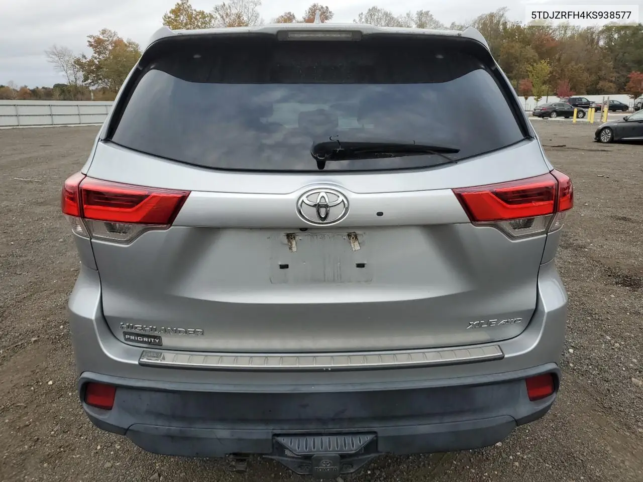 5TDJZRFH4KS938577 2019 Toyota Highlander Se