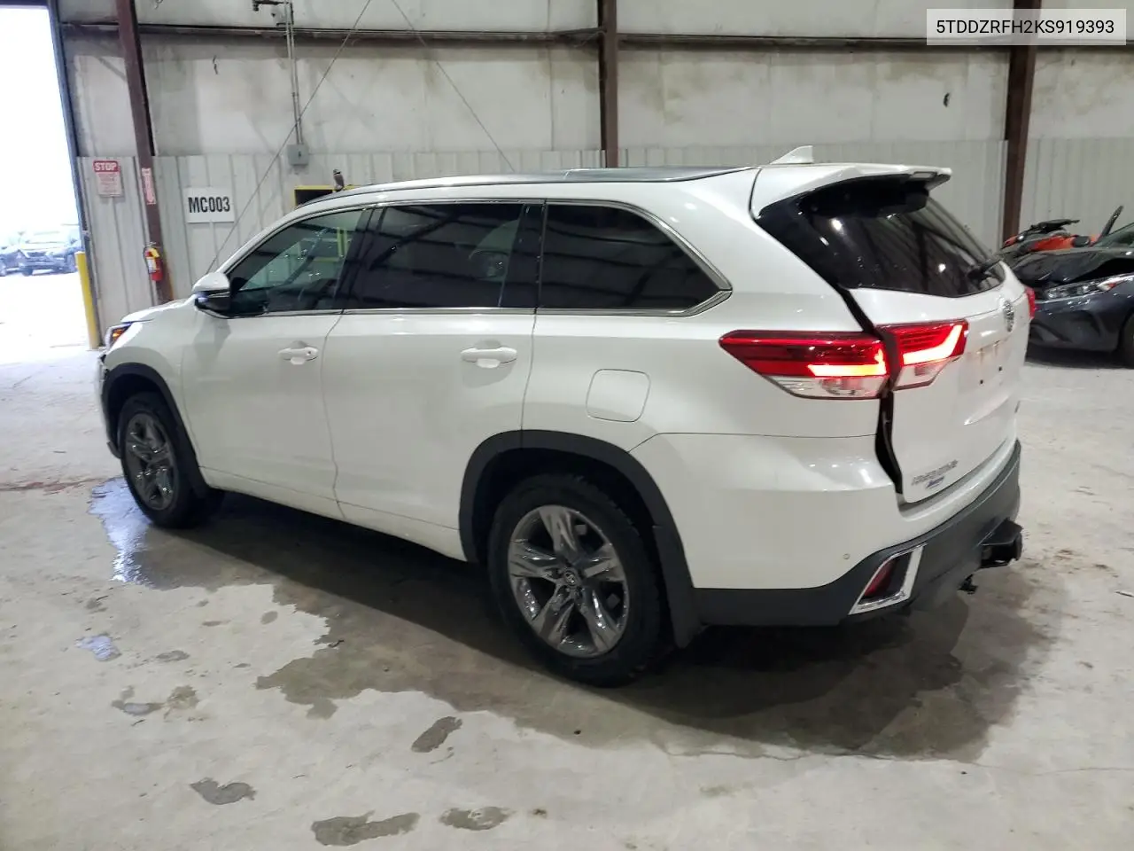 5TDDZRFH2KS919393 2019 Toyota Highlander Limited