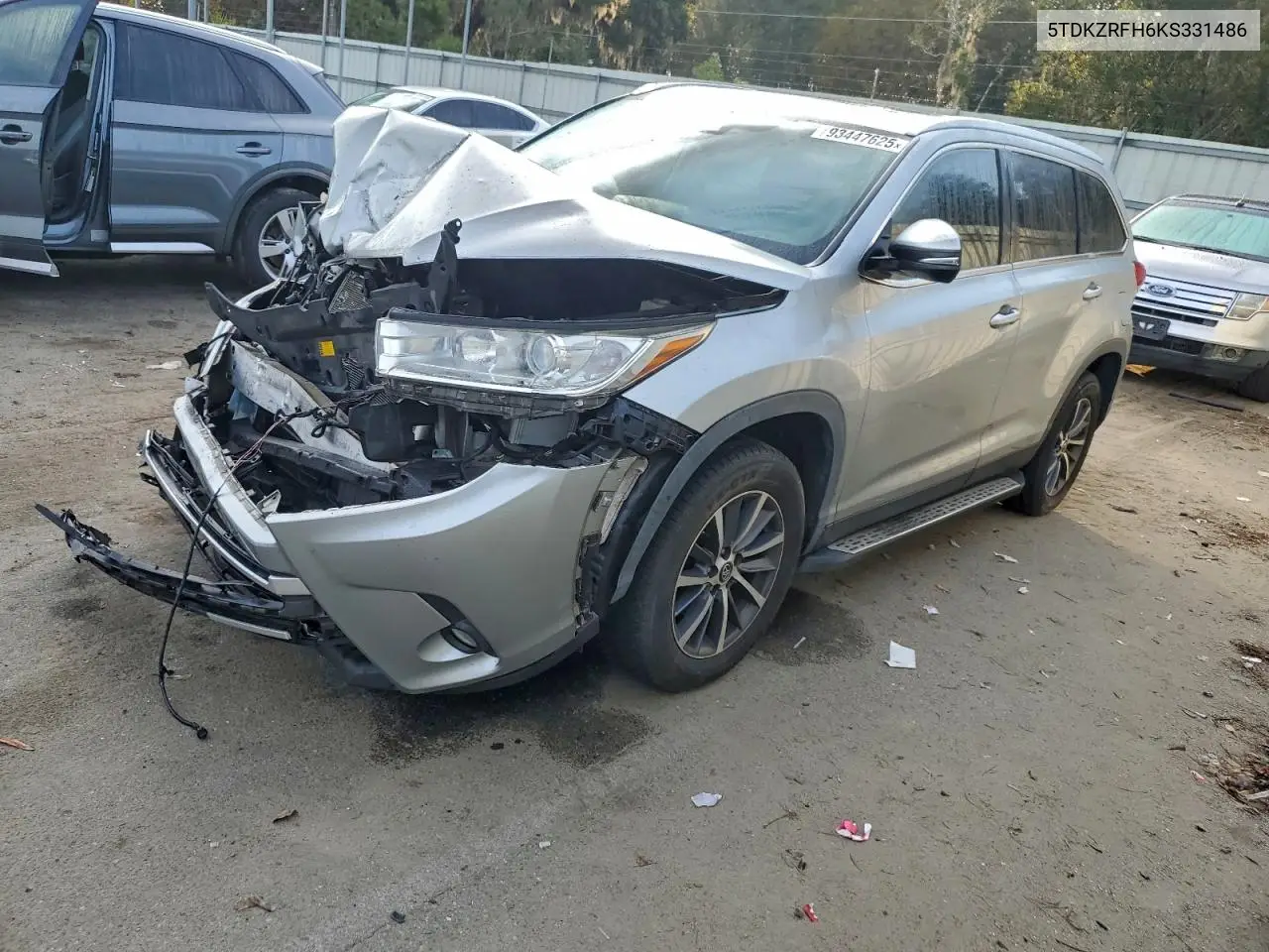 5TDKZRFH6KS331486 2019 Toyota Highlander Se