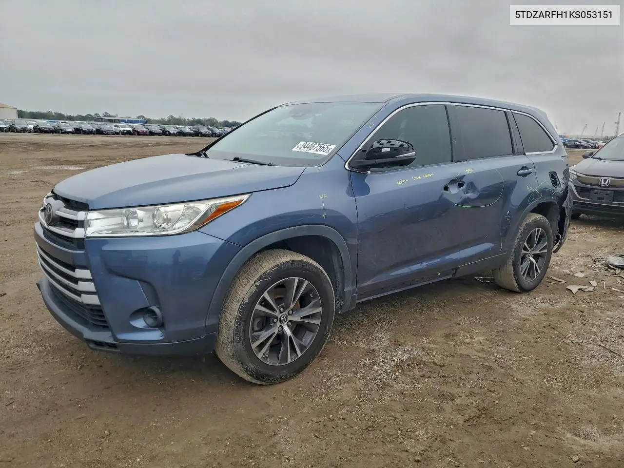 5TDZARFH1KS053151 2019 Toyota Highlander Le