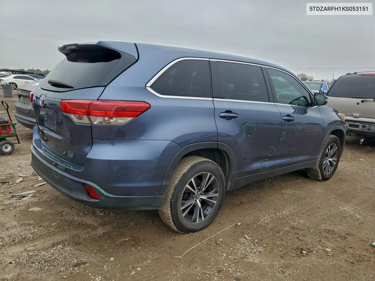 5TDZARFH1KS053151 2019 Toyota Highlander Le