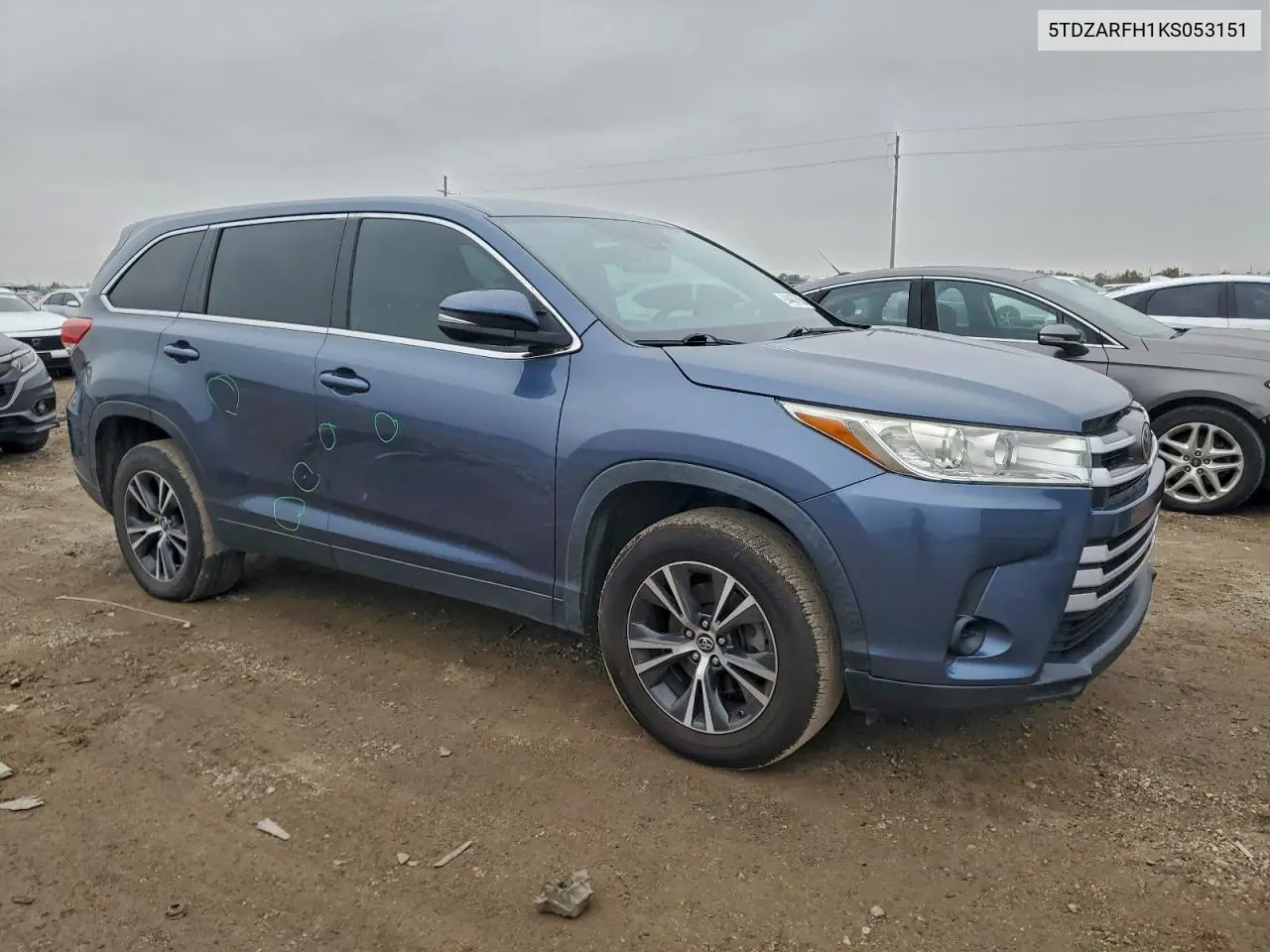 5TDZARFH1KS053151 2019 Toyota Highlander Le