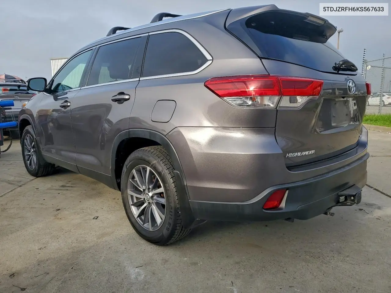 5TDJZRFH6KS567633 2019 Toyota Highlander Xle