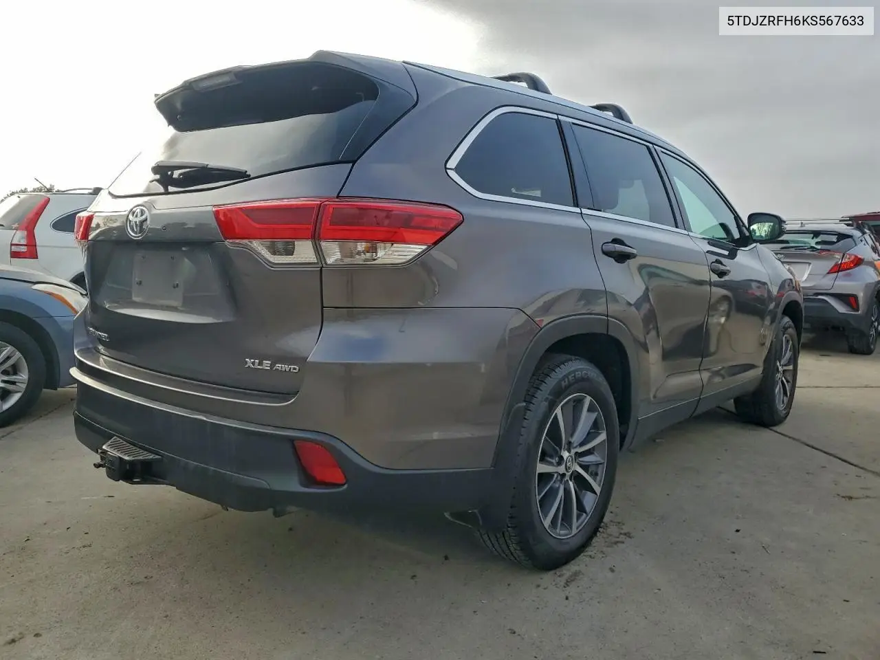 5TDJZRFH6KS567633 2019 Toyota Highlander Xle