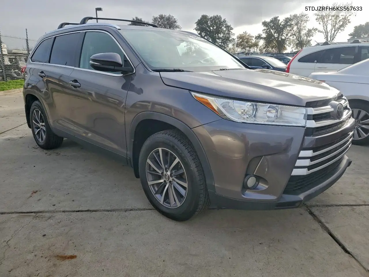 5TDJZRFH6KS567633 2019 Toyota Highlander Xle