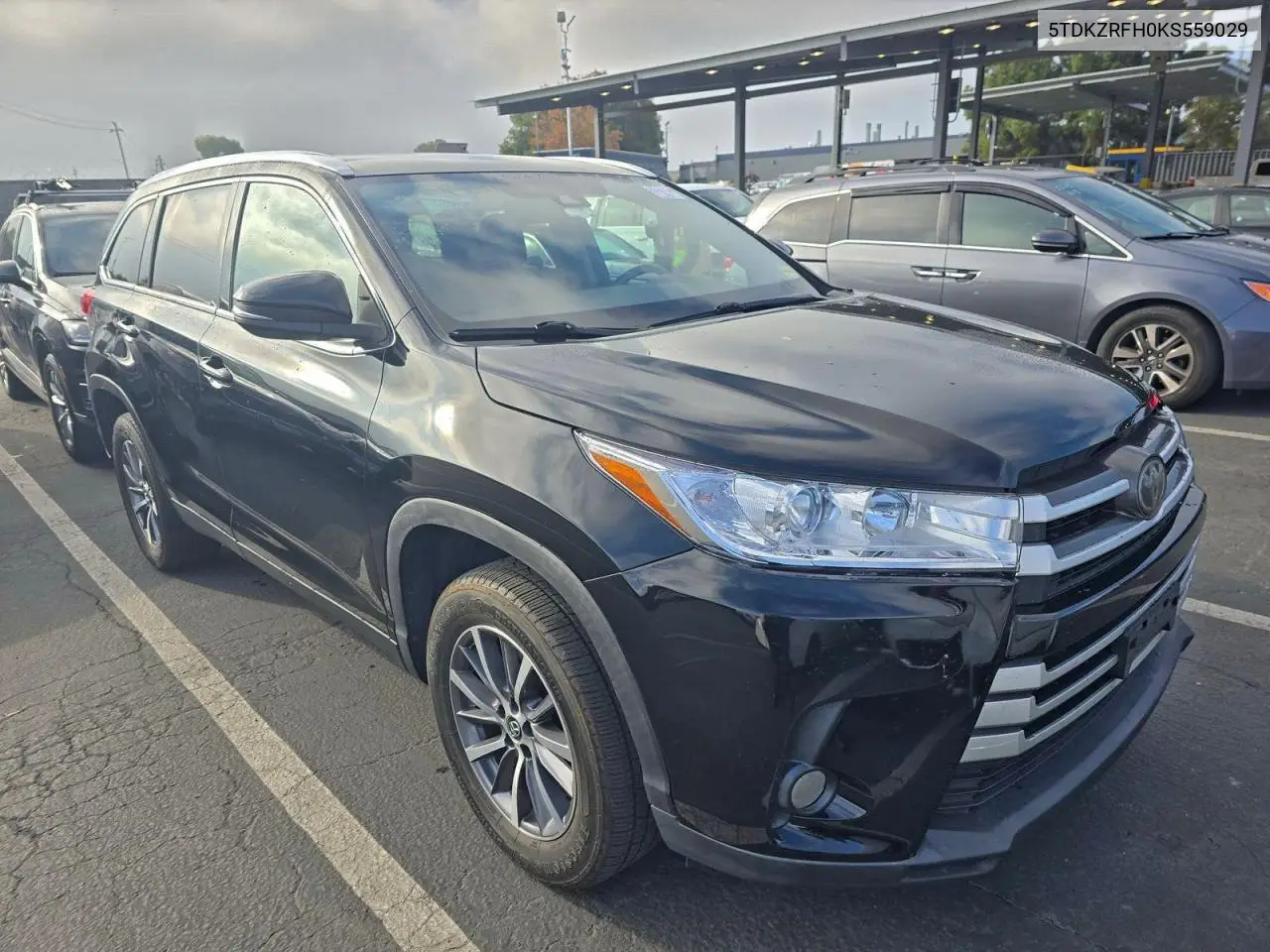 5TDKZRFH0KS559029 2019 Toyota Highlander Se