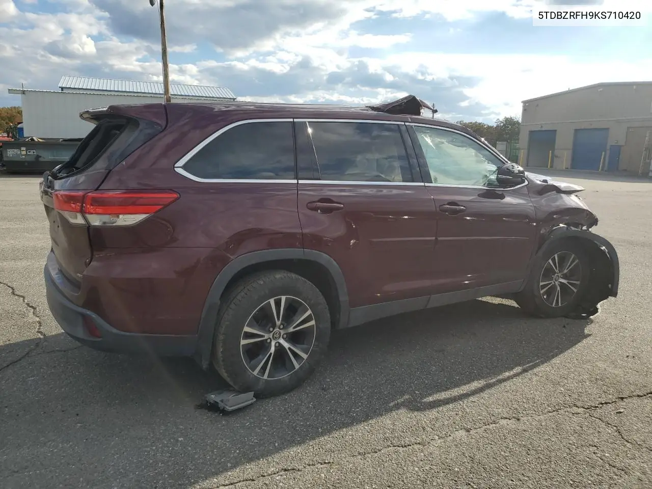 5TDBZRFH9KS710420 2019 Toyota Highlander Le