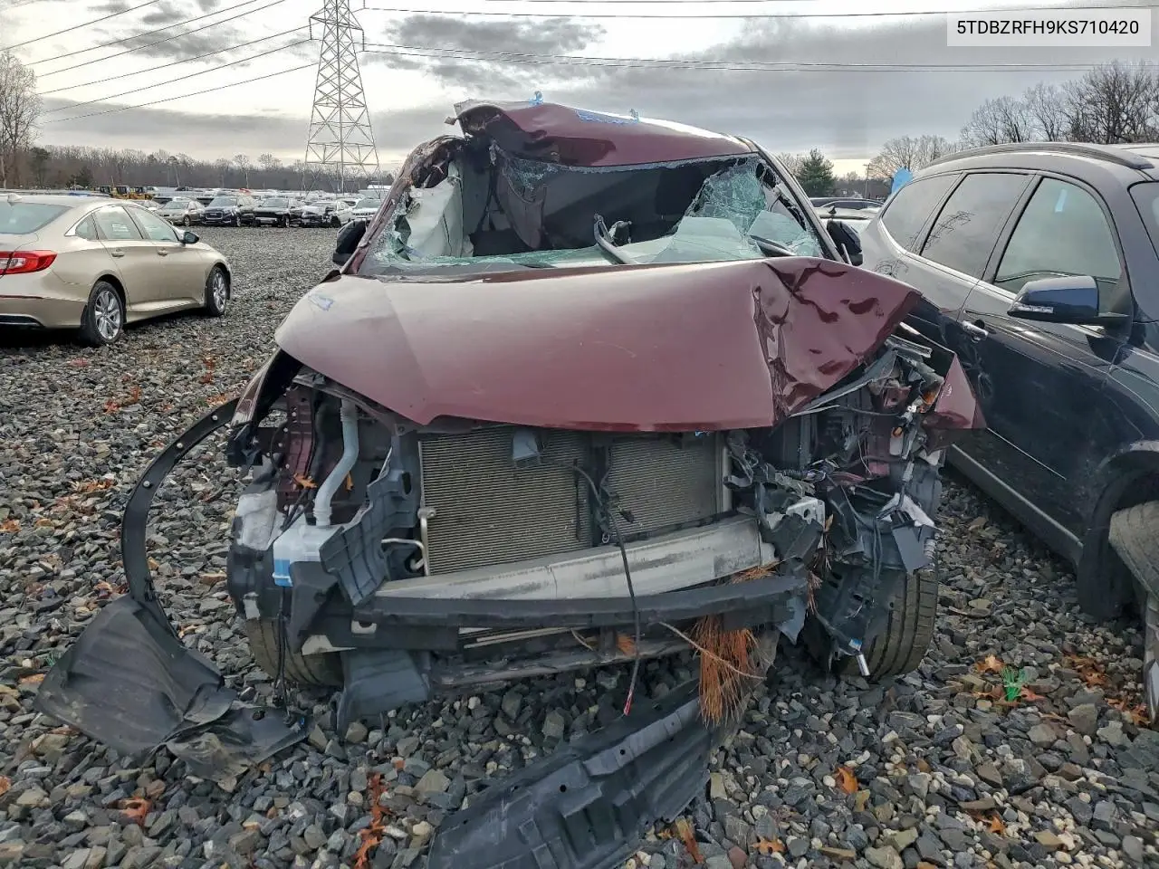 5TDBZRFH9KS710420 2019 Toyota Highlander Le