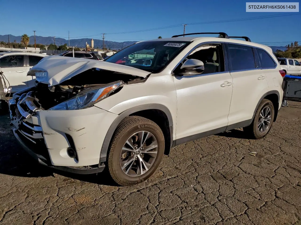 5TDZARFH6KS061438 2019 Toyota Highlander Le