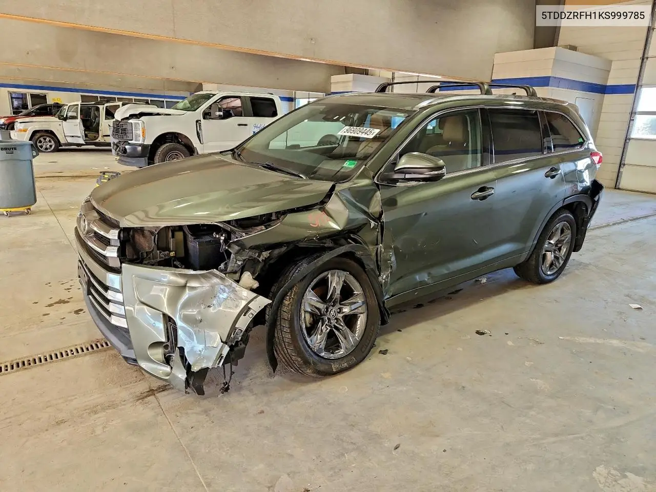 5TDDZRFH1KS999785 2019 Toyota Highlander Limited