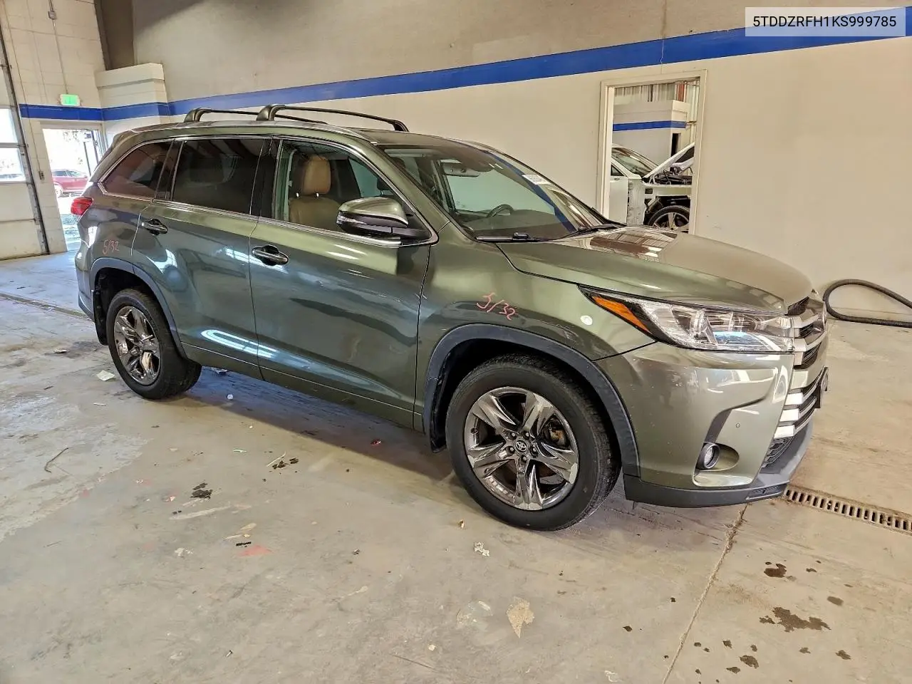 5TDDZRFH1KS999785 2019 Toyota Highlander Limited