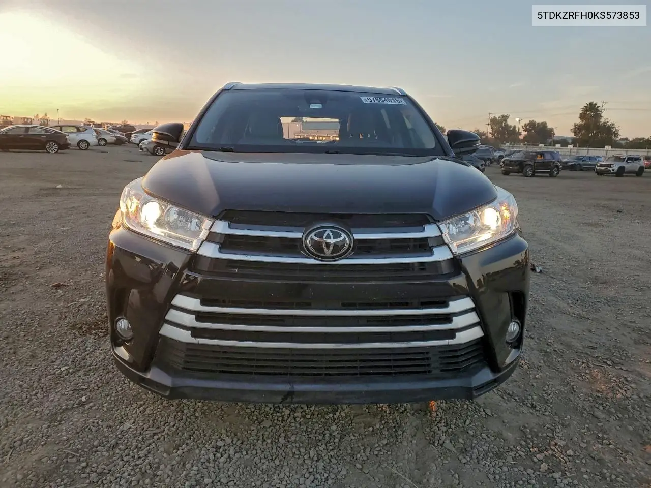 5TDKZRFH0KS573853 2019 Toyota Highlander Se