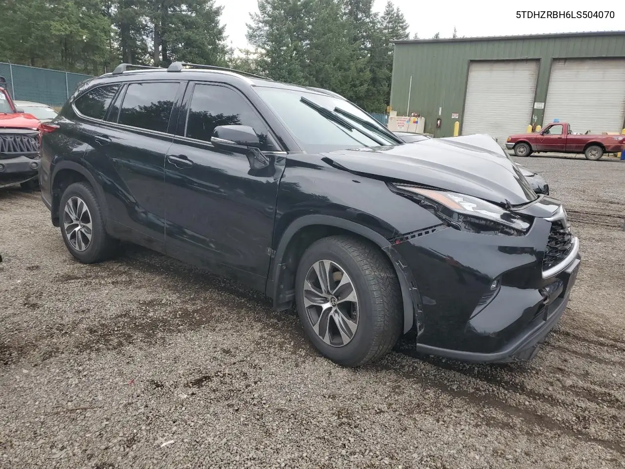 5TDHZRBH6LS504070 2020 Toyota Highlander Xle