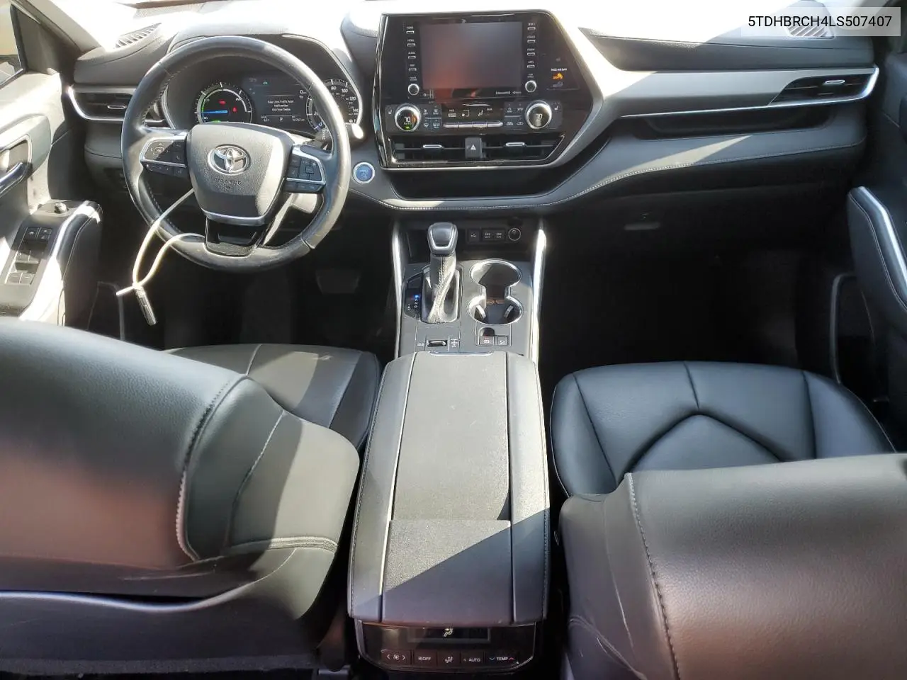 5TDHBRCH4LS507407 2020 Toyota Highlander Hybrid Xle