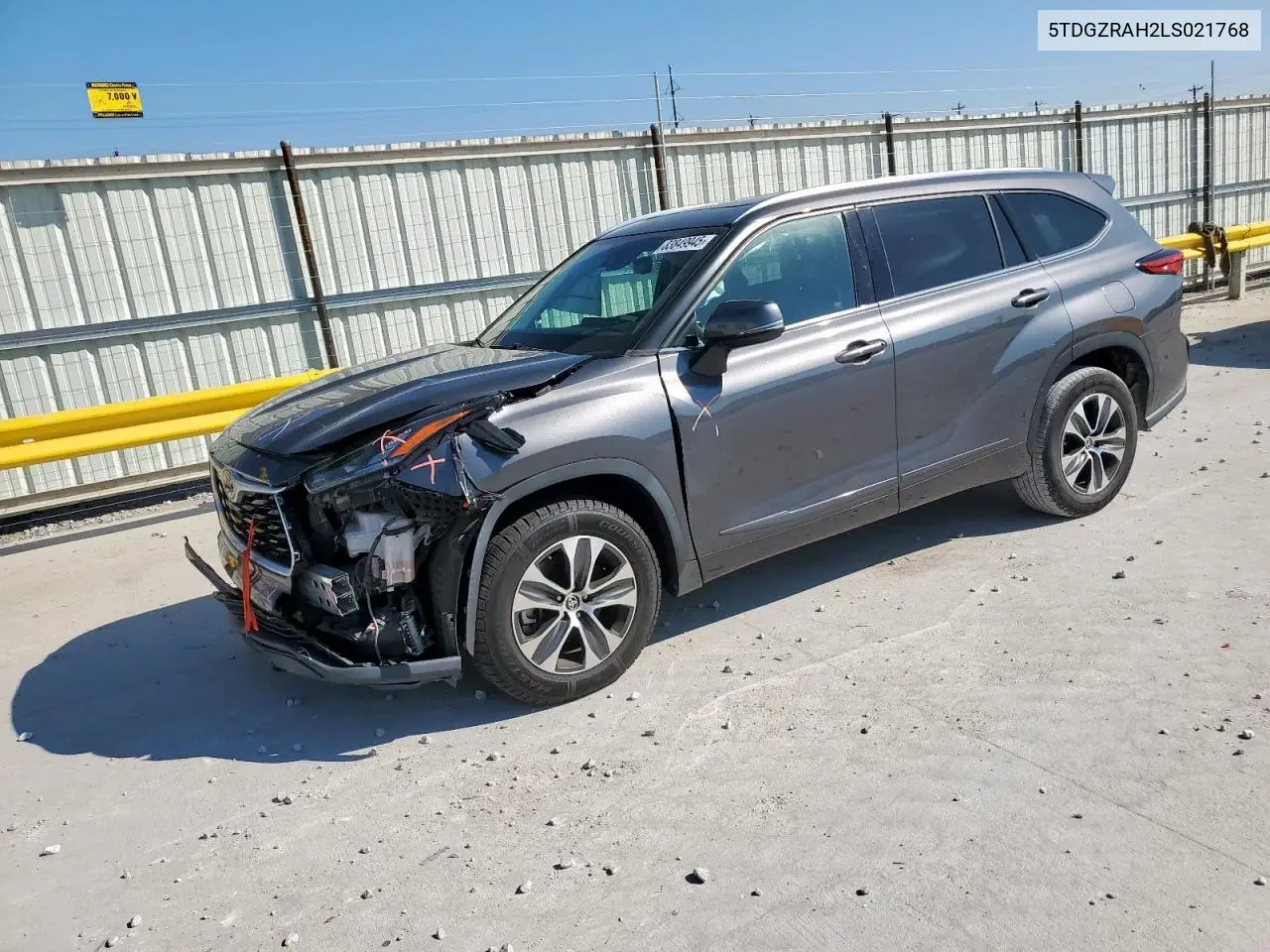 5TDGZRAH2LS021768 2020 Toyota Highlander Xle