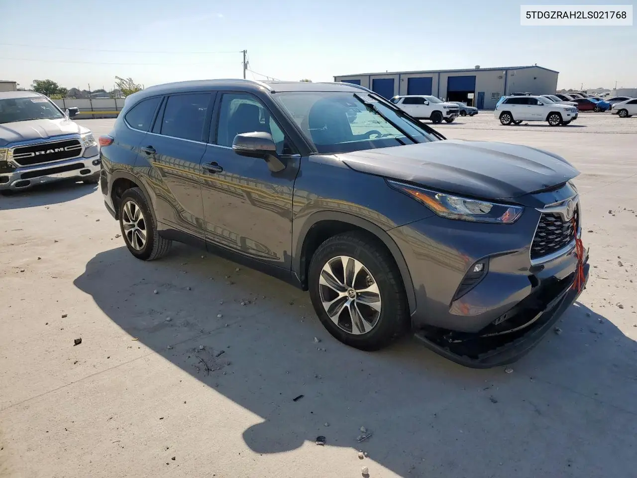 5TDGZRAH2LS021768 2020 Toyota Highlander Xle