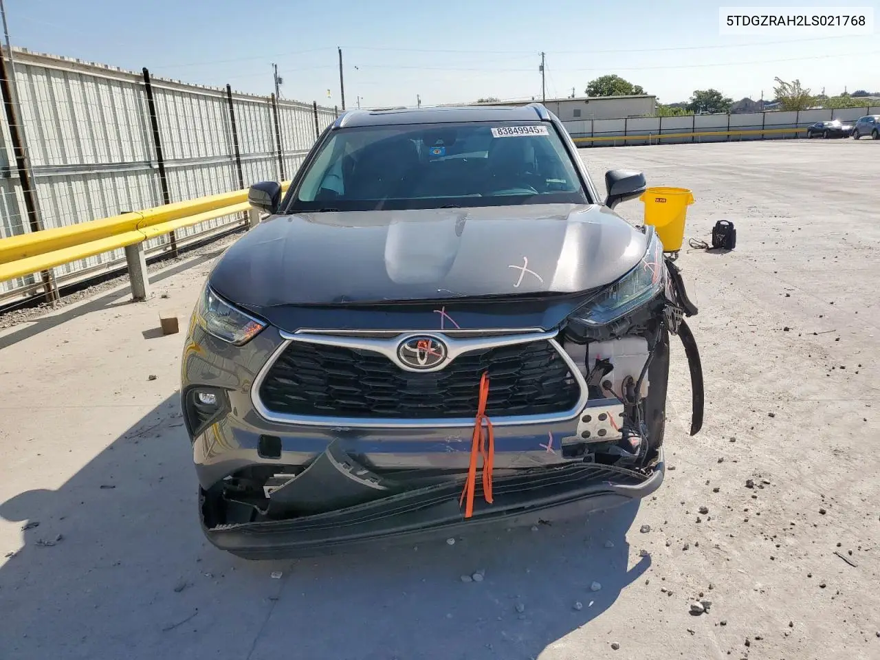 5TDGZRAH2LS021768 2020 Toyota Highlander Xle